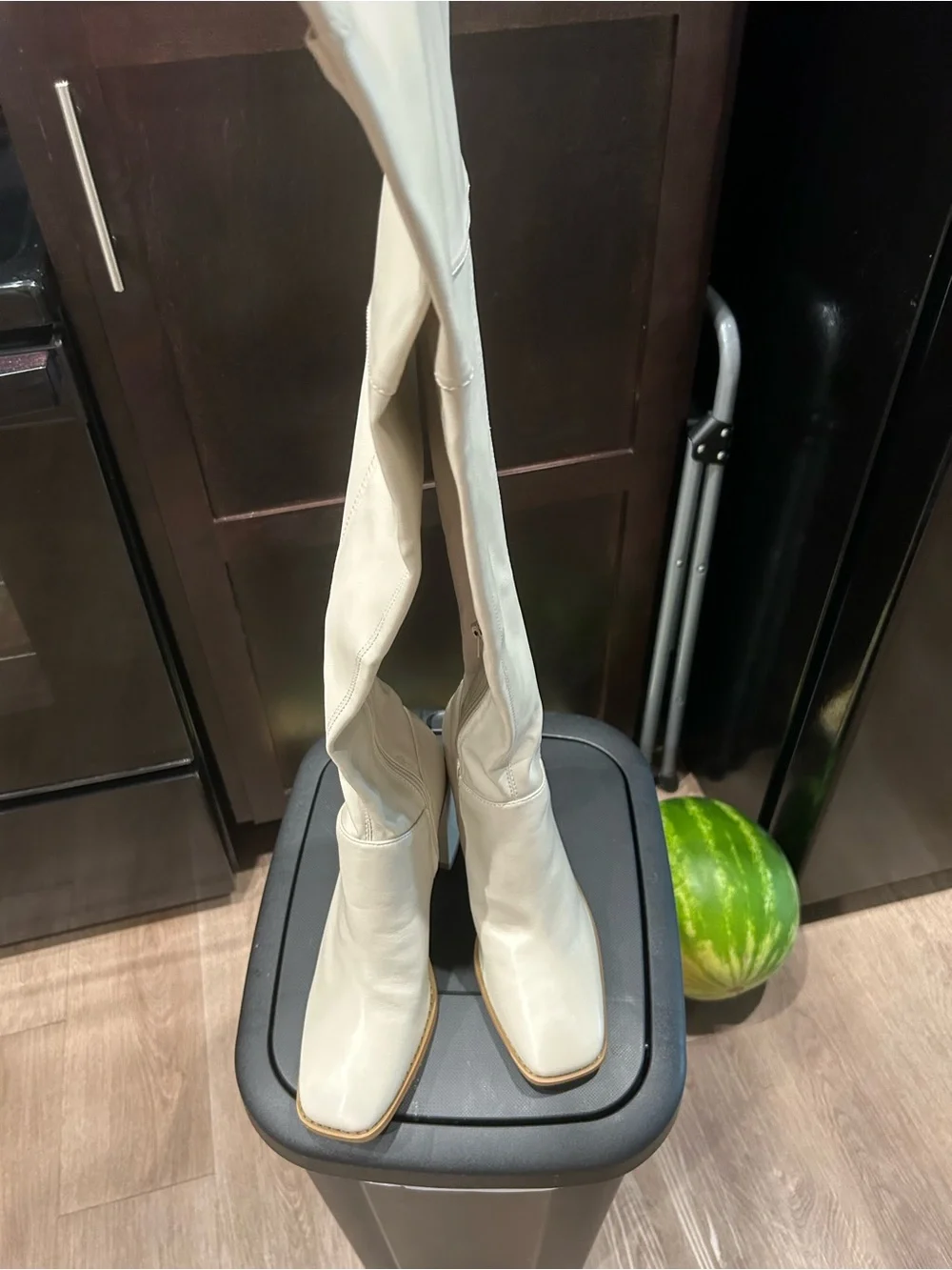 New over the knee boots from Lulu’s size 8, beautiful color!
